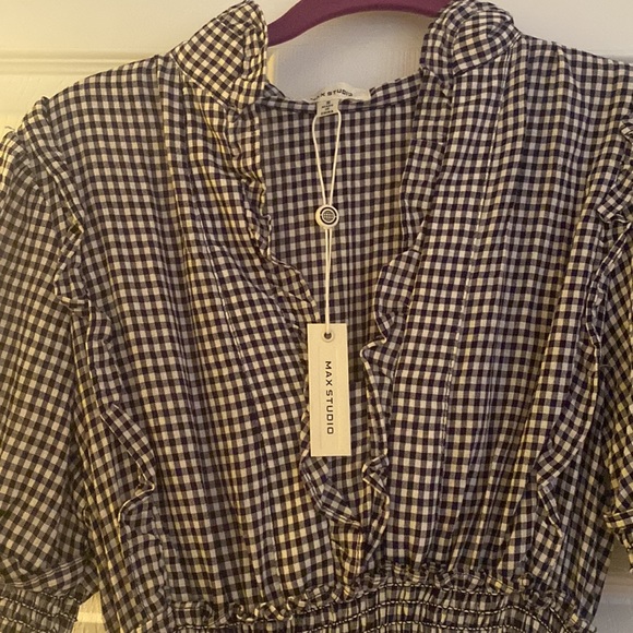 Beautiful long light weight summer dress by Max Studio. - Picture 4 of 5